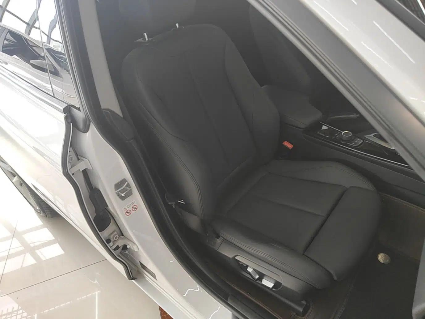 BMW 3 Series GT 2018 320i Sport Edition — миниатюра 19