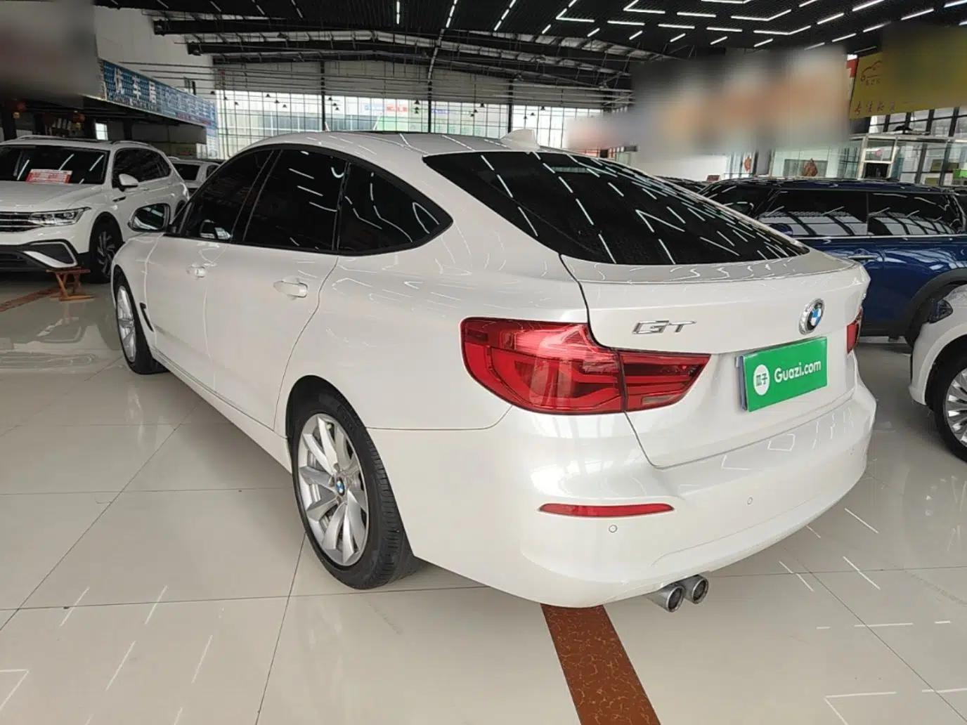 BMW 3 Series GT 2018 320i Sport Edition — миниатюра 4