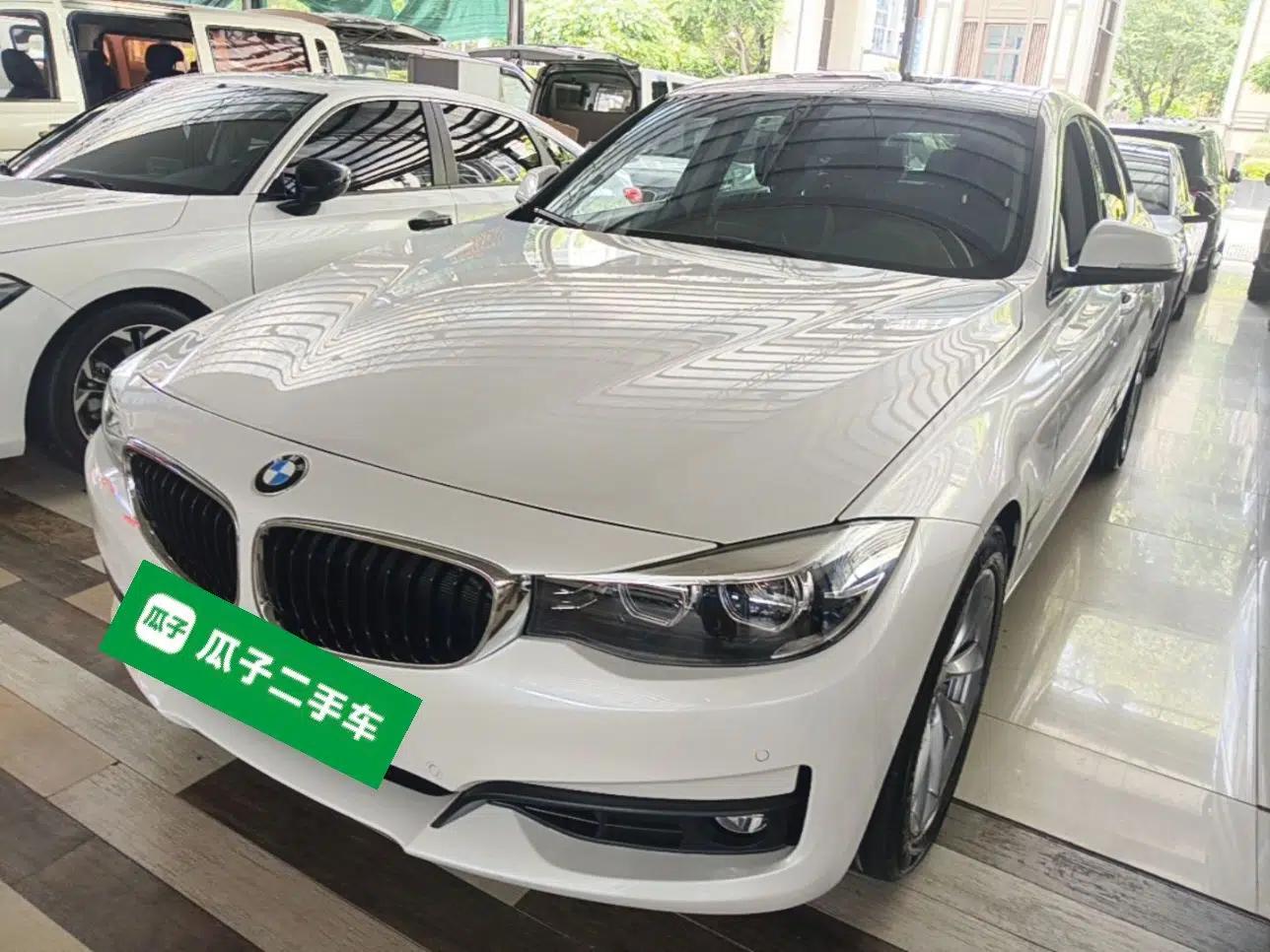 BMW 3 Series GT 2018 320i Sport Edition — миниатюра 1