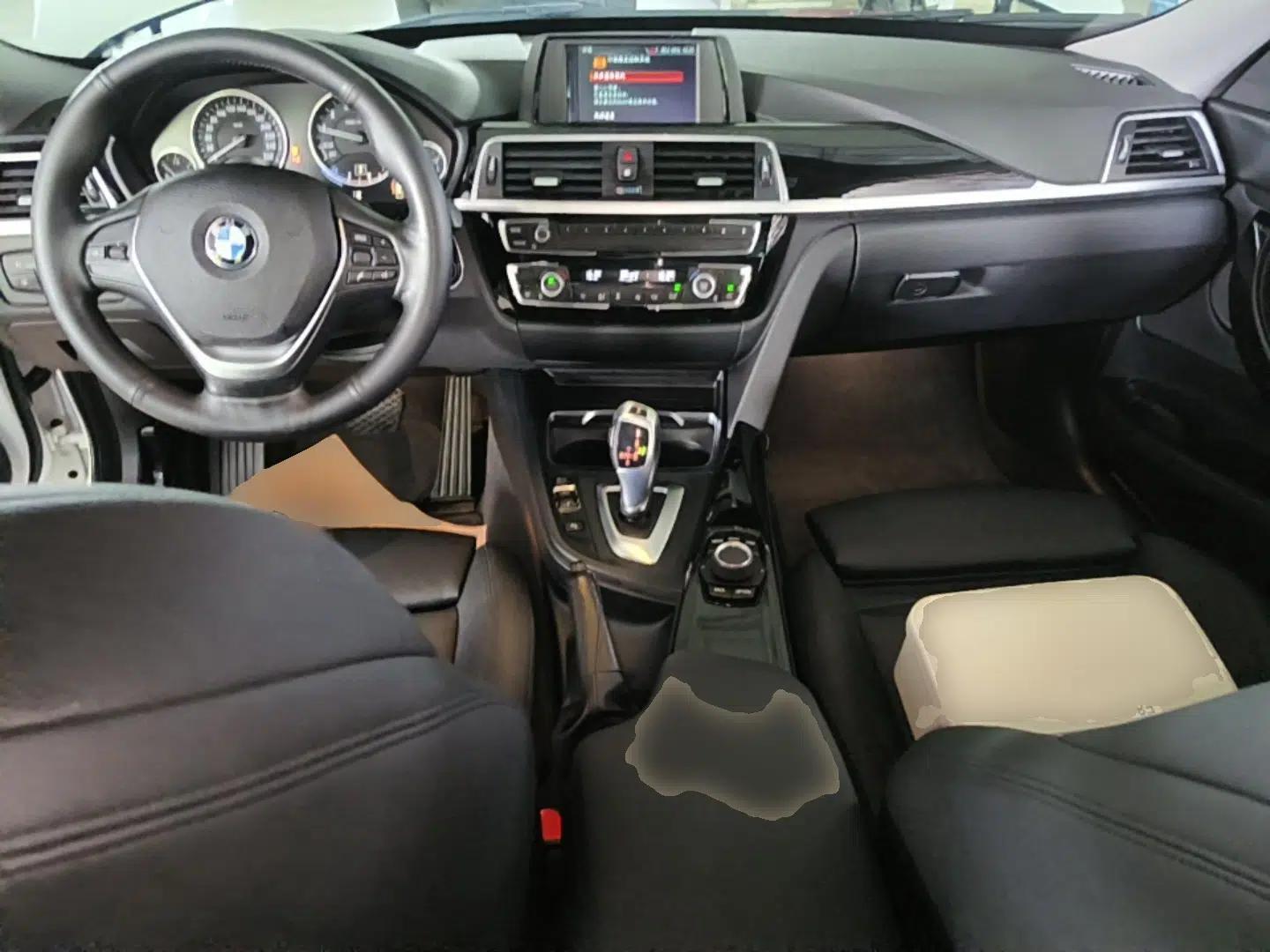 BMW 3 Series GT 2018 320i Sport Edition — миниатюра 12