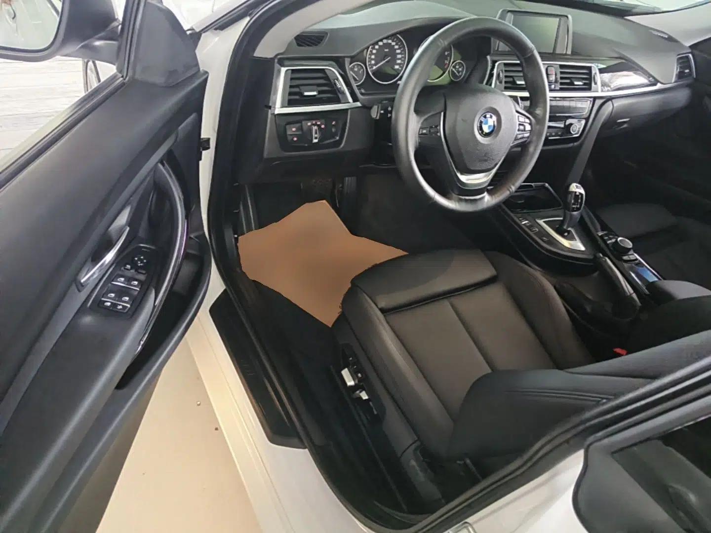 BMW 3 Series GT 2018 320i Sport Edition — миниатюра 18