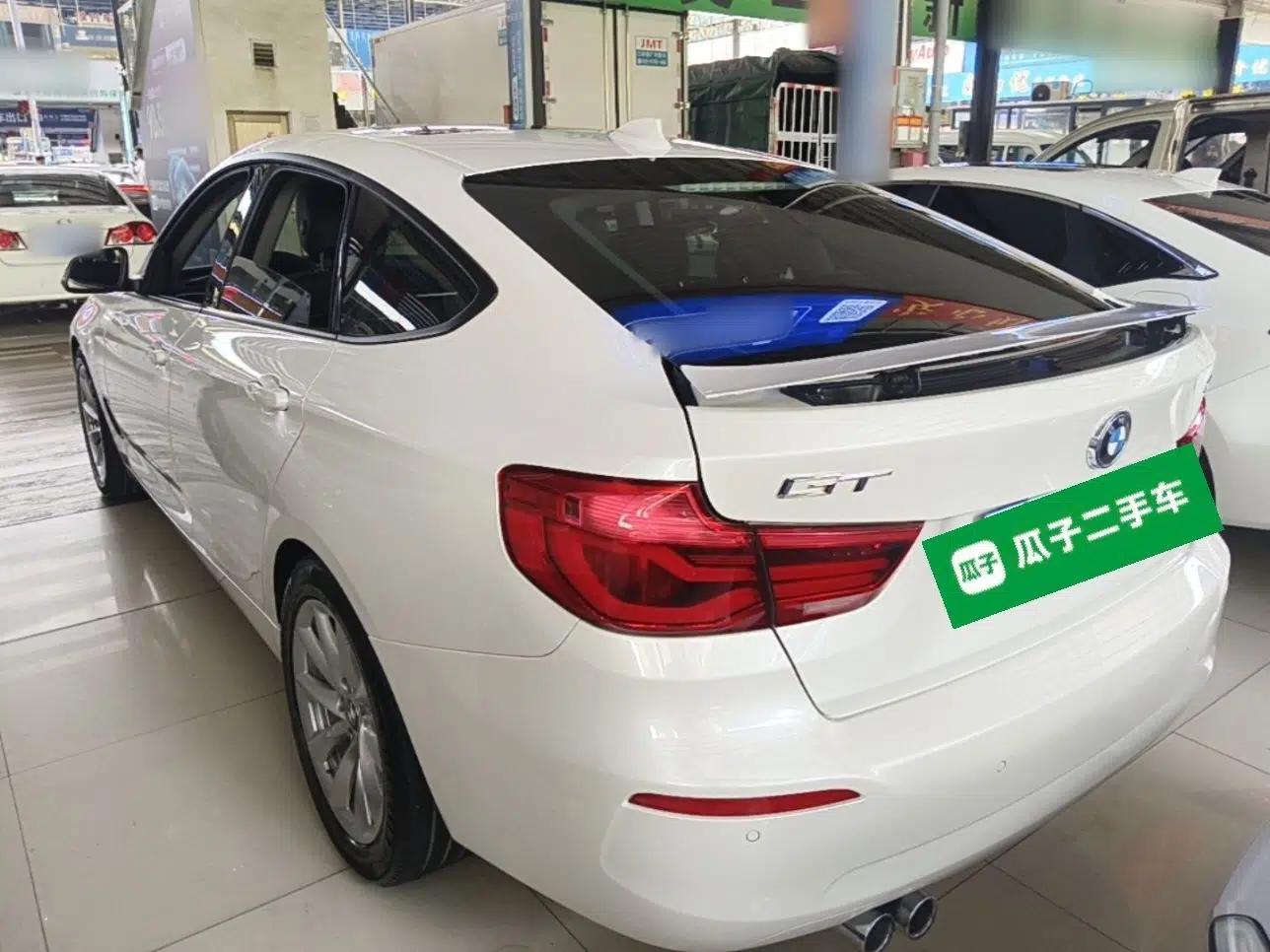 BMW 3 Series GT 2018 320i Sport Edition — миниатюра 4