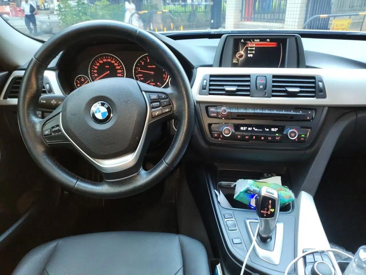 BMW 3 Series GT 2016 320i Fashion Model — миниатюра 9