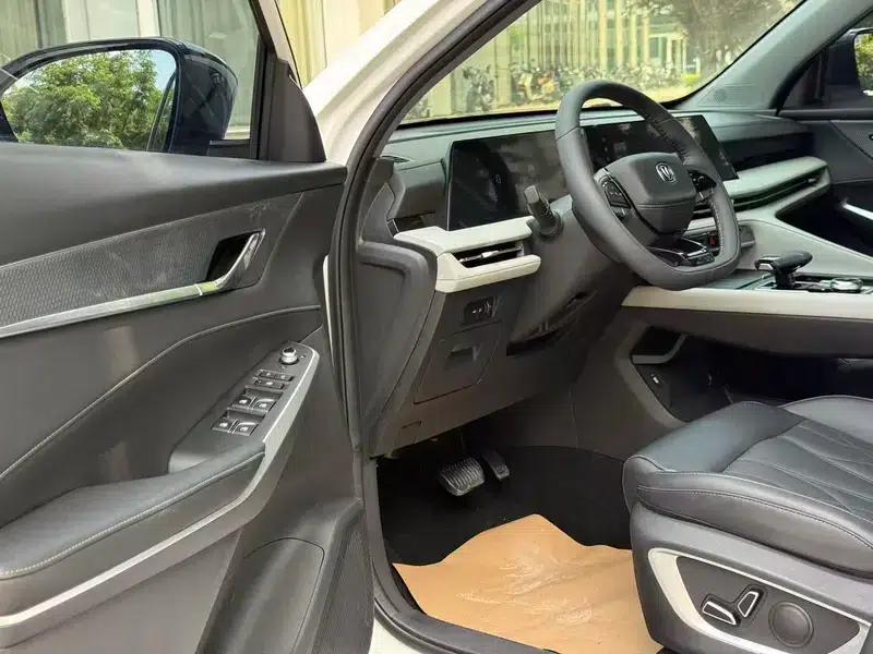 Changan CS75 PLUS 2024 Model, Third Generation, Champion Edition, 1.5T Automatic Intelligent Driving Sporty Type — миниатюра 12