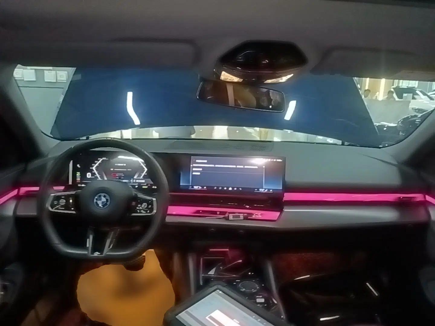 BMW i5 2024 eDrive 35L M Sport Package — миниатюра 12