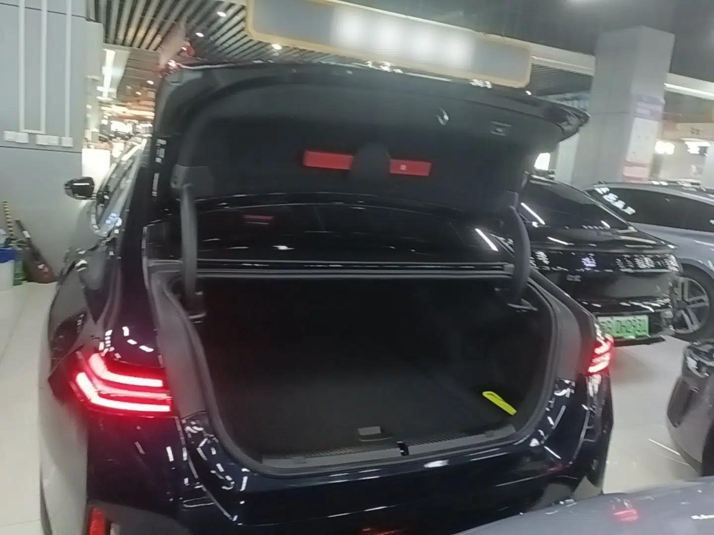 BMW i5 2024 eDrive 35L M Sport Package — миниатюра 22