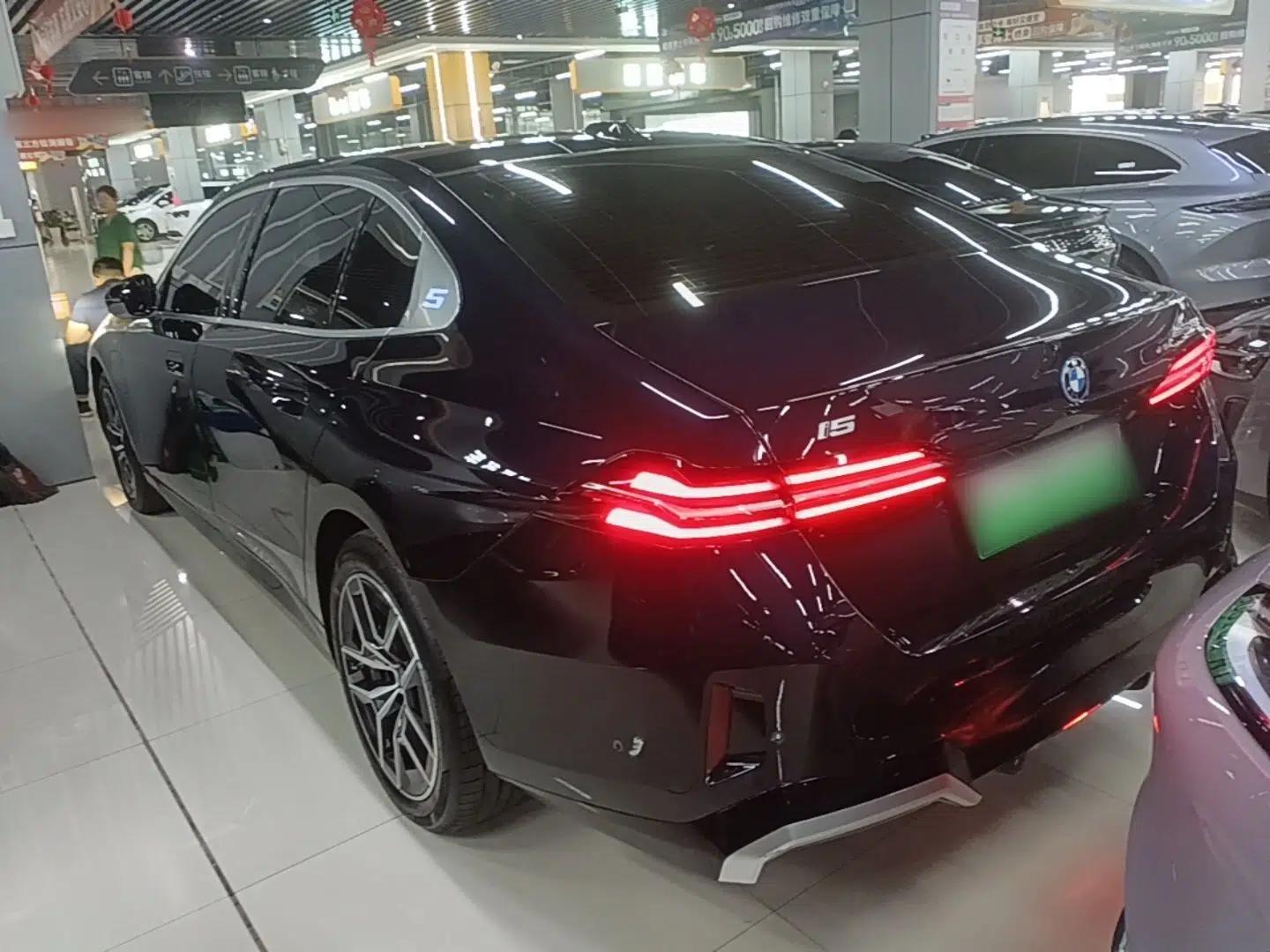 BMW i5 2024 eDrive 35L M Sport Package — миниатюра 4