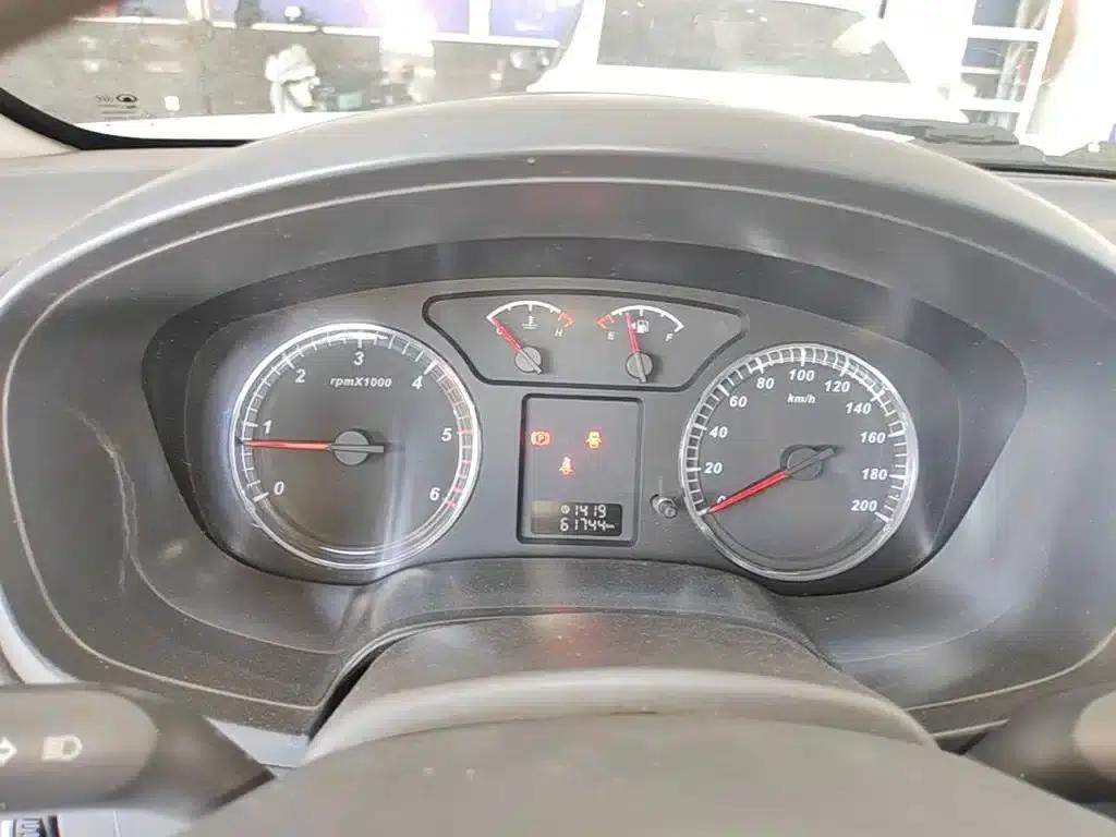 Wingle 5 2013 2.0T European Edition 2WD Elite 6MT Double Cab GW4D20B — миниатюра 12
