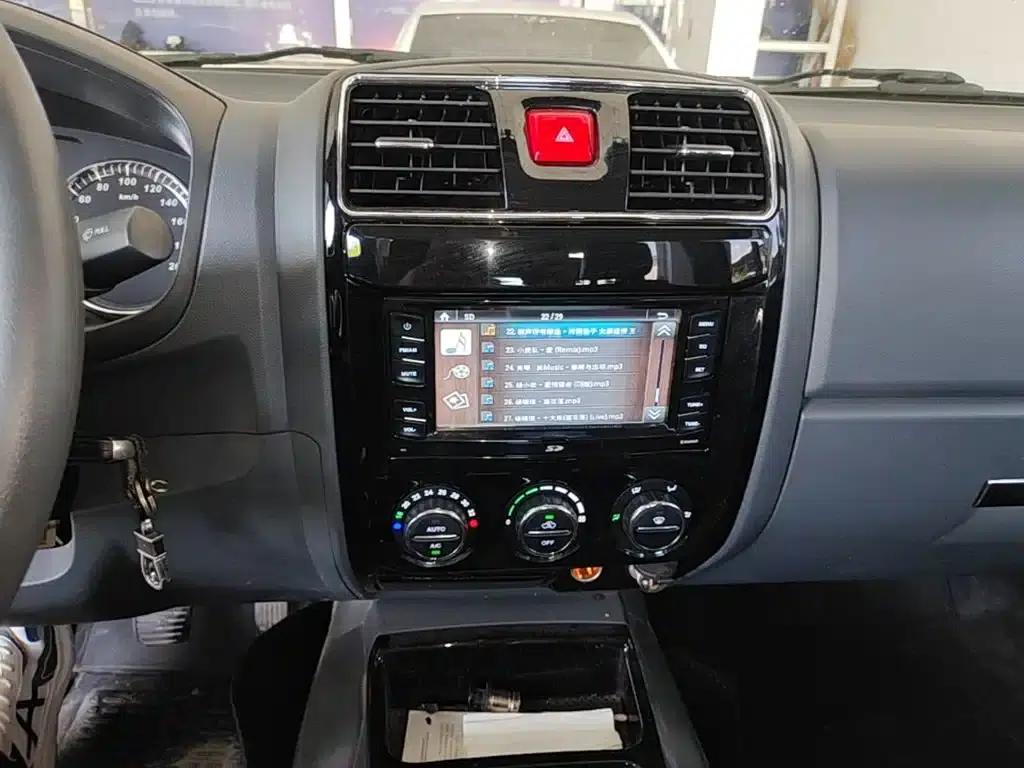 Wingle 5 2013 2.0T European Edition 2WD Elite 6MT Double Cab GW4D20B — миниатюра 13