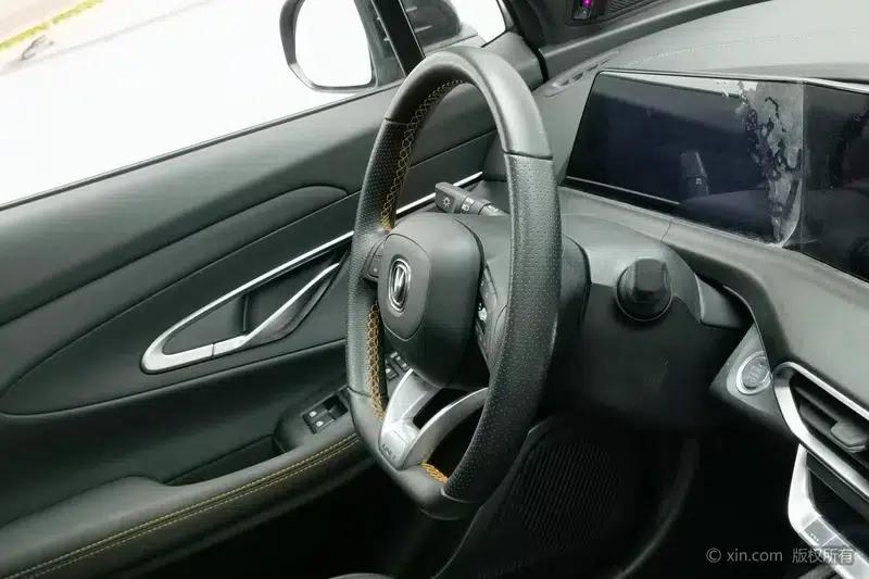 Changan UNI-T 2022 1.5T Premium Edition — миниатюра 11