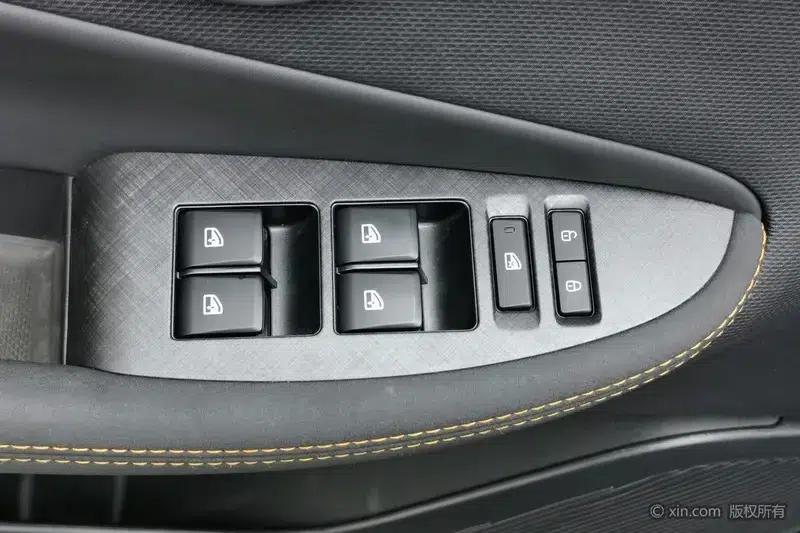 Changan UNI-T 2022 1.5T Premium Edition — миниатюра 23