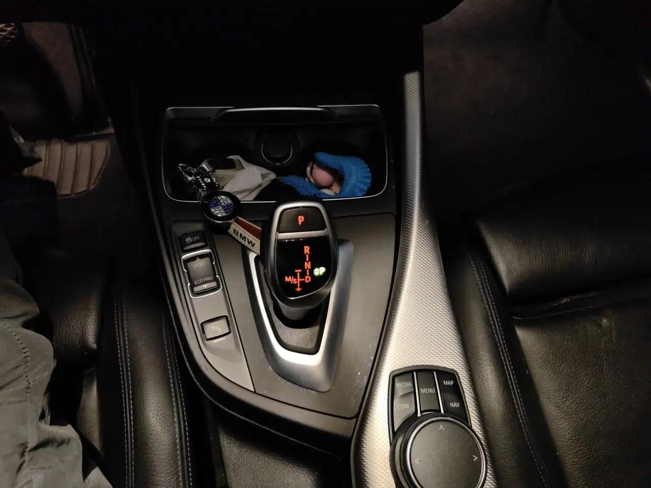 BMW 2 Series 2019 225i Convertible Coupe Luxury Edition M Sport Package — миниатюра 14