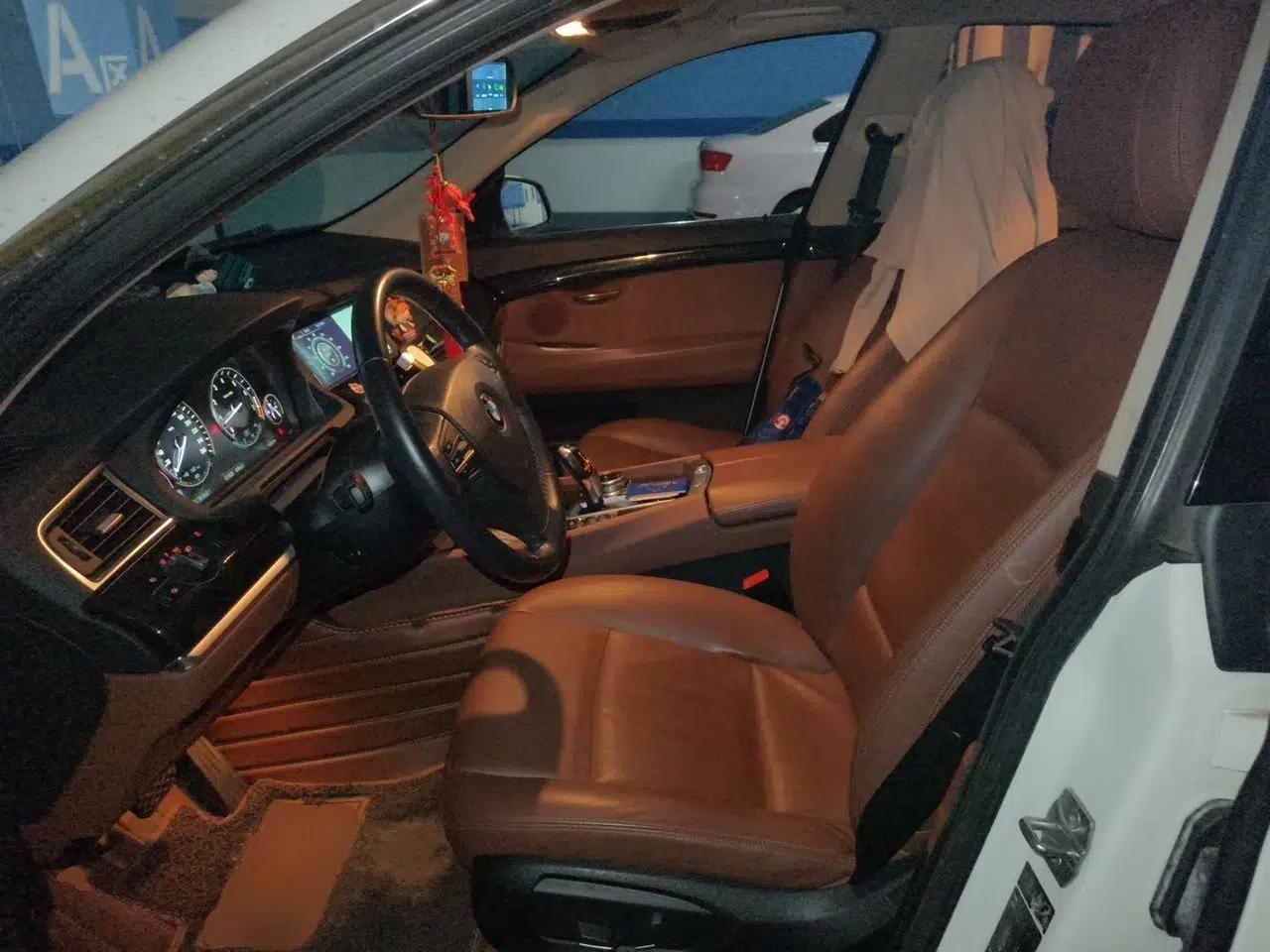BMW 5 Series GT 2014 528i Leading Model — миниатюра 15