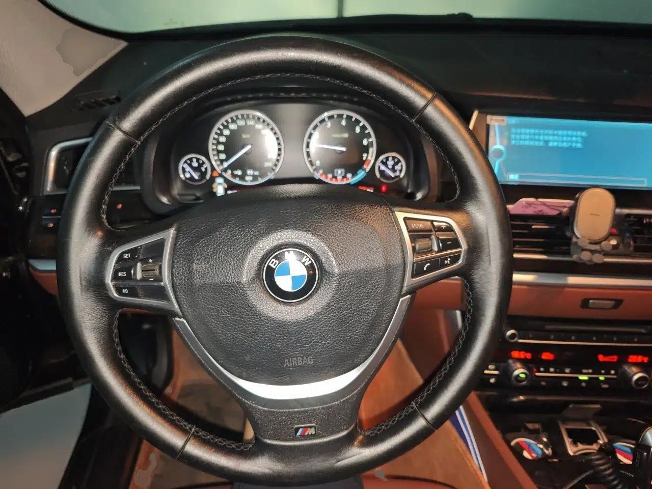 BMW 5 Series GT 2010 535i Leading Model — миниатюра 10