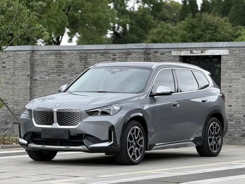 BMW iX1 2023 xDrive30L X Design Package — миниатюра 1