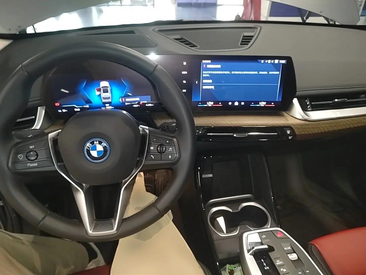BMW iX1 2023 xDrive30L X Design Package — миниатюра 17