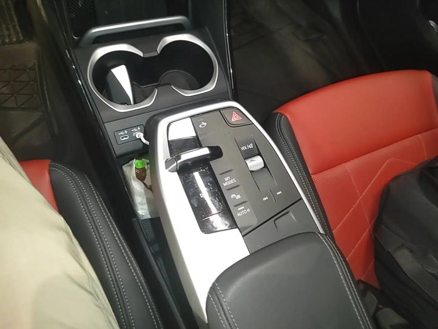 BMW iX1 2023 xDrive30L X Design Package — миниатюра 21