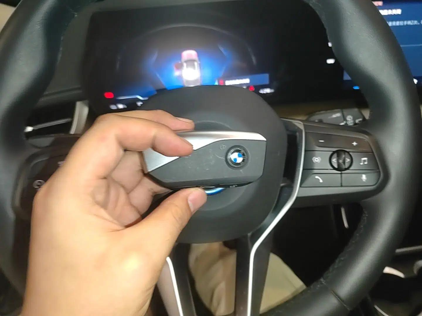 BMW iX1 2023 xDrive30L X Design Package — миниатюра 28
