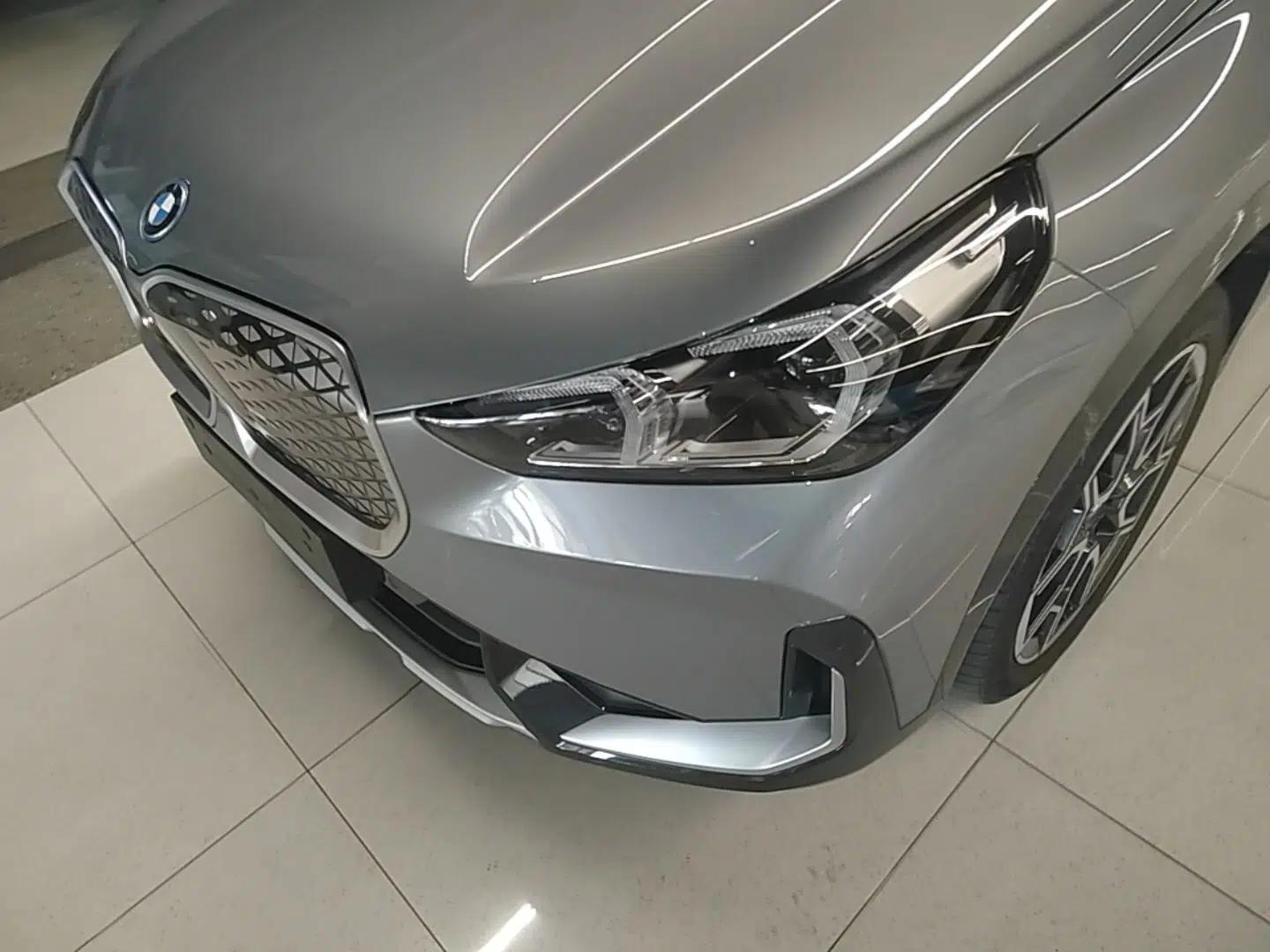 BMW iX1 2023 xDrive30L X Design Package — миниатюра 8