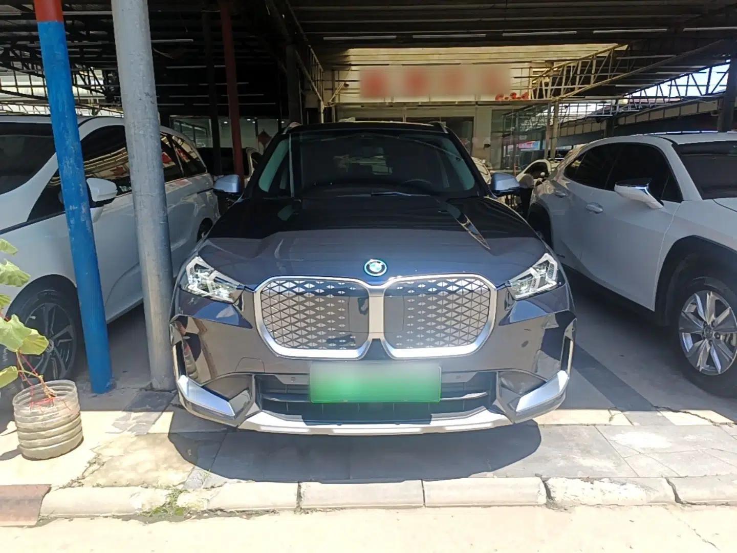 BMW iX1 2023 eDrive25L X Design Package — миниатюра 2