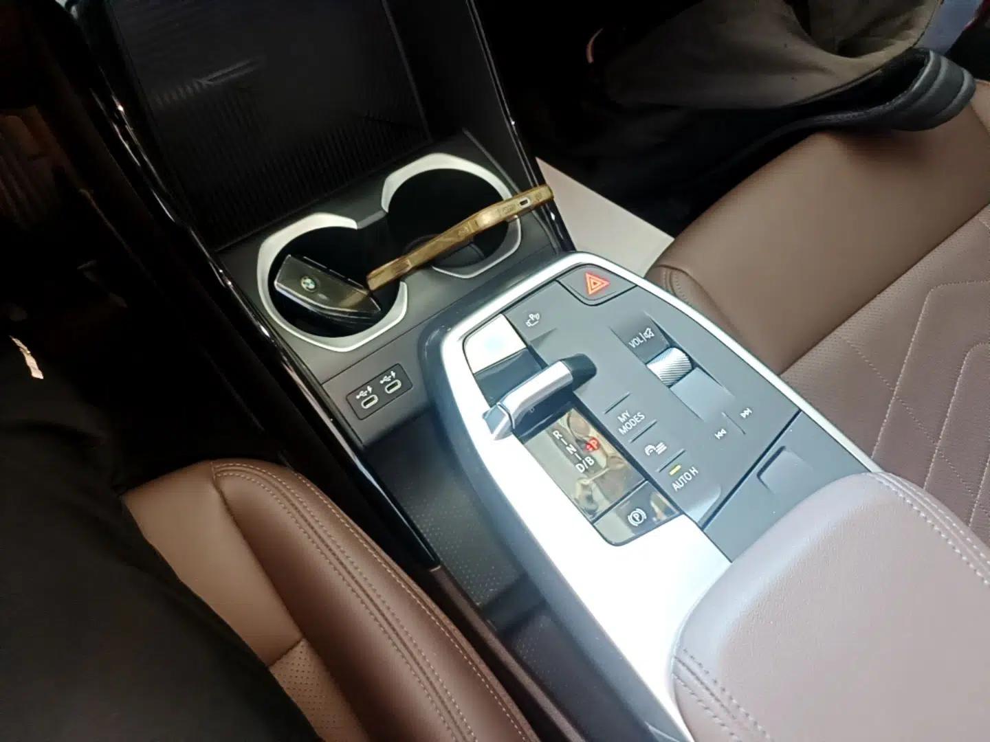 BMW iX1 2023 eDrive25L X Design Package — миниатюра 16