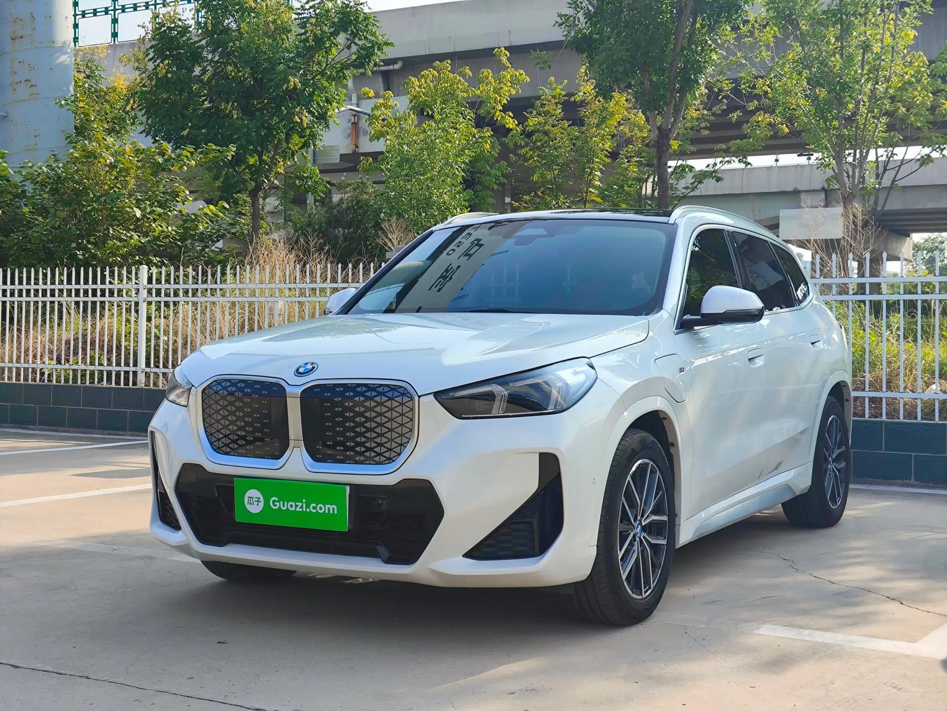 BMW iX1 2023 eDrive25L M Sport Package — миниатюра 1