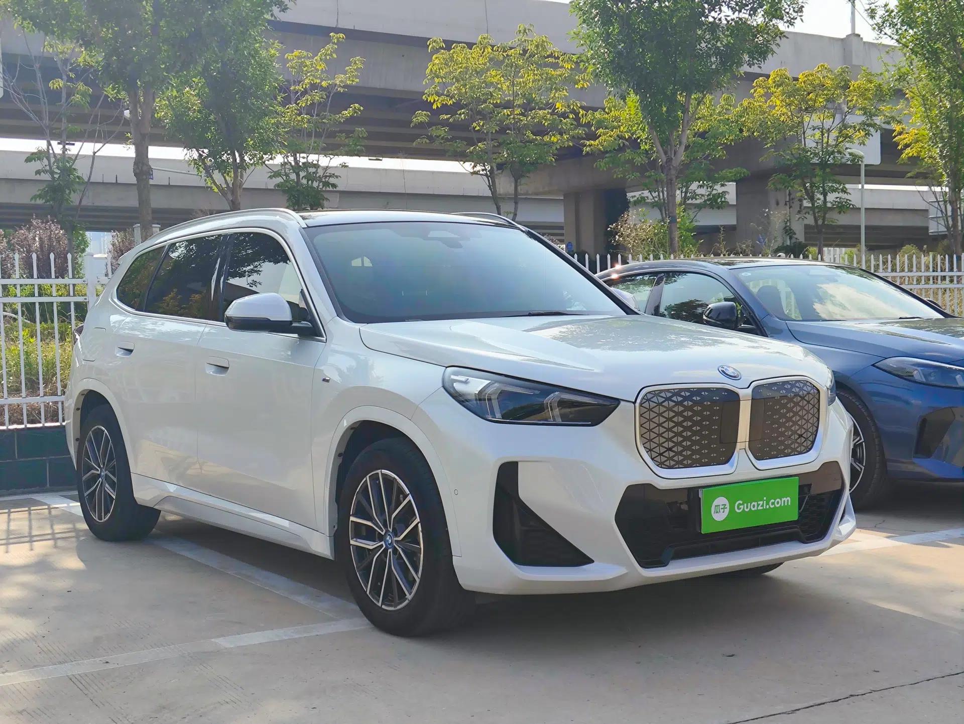 BMW iX1 2023 eDrive25L M Sport Package — миниатюра 3