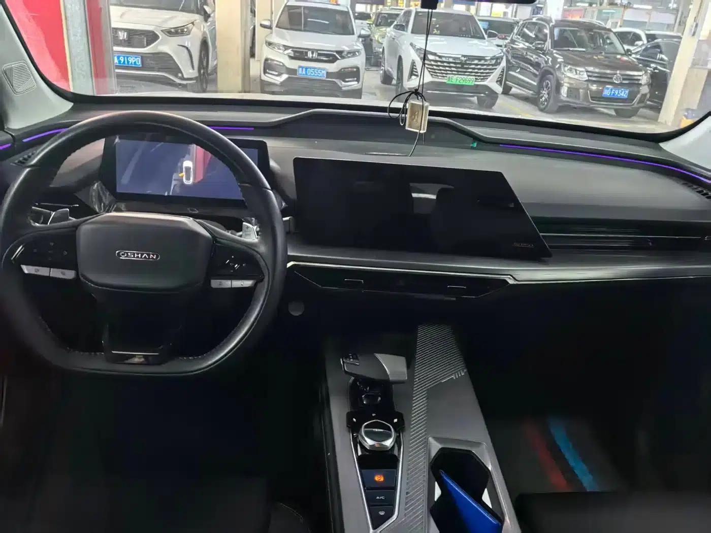 Changan Oushang Z6 2023 Blue Whale 1.5T DCT Smart Supreme Edition — миниатюра 13