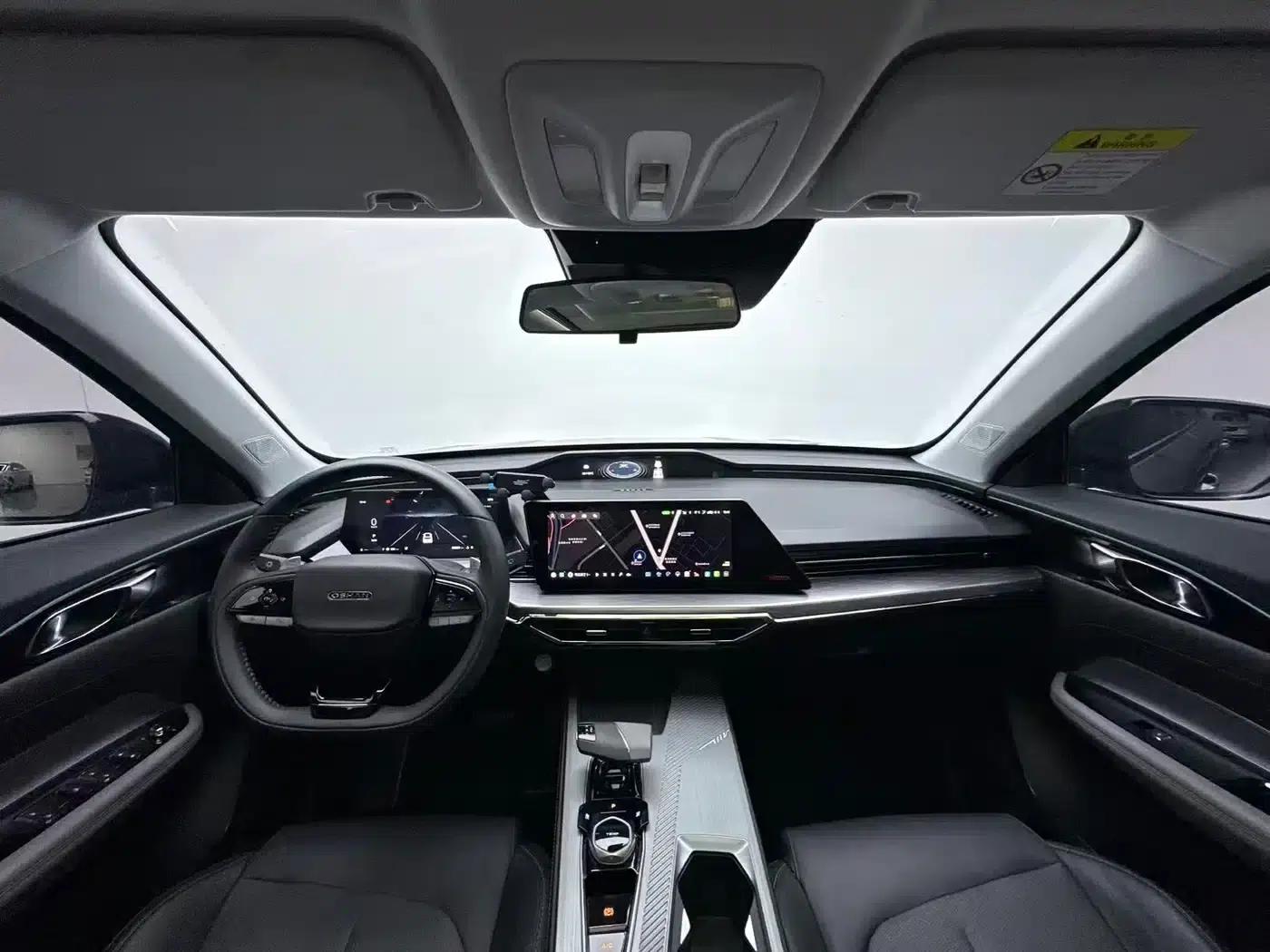 Changan Oushang Z6 2023 Blue Whale 1.5T DCT Smart City Edition — миниатюра 4
