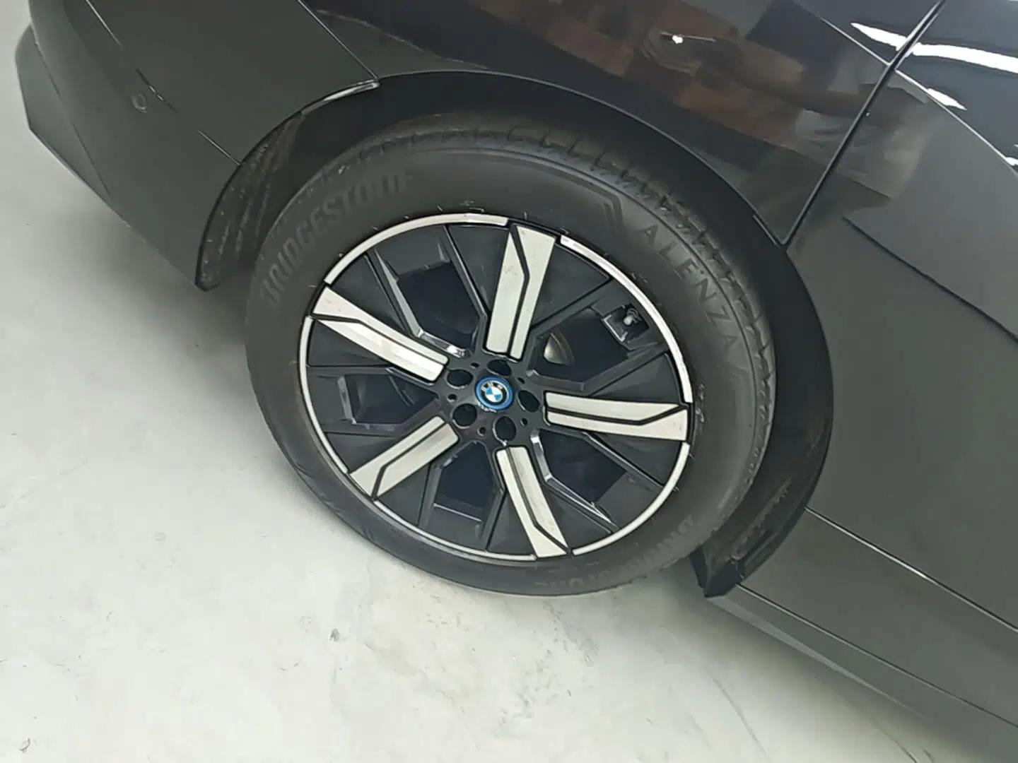 BMW iX 2022 xDrive40 — миниатюра 11