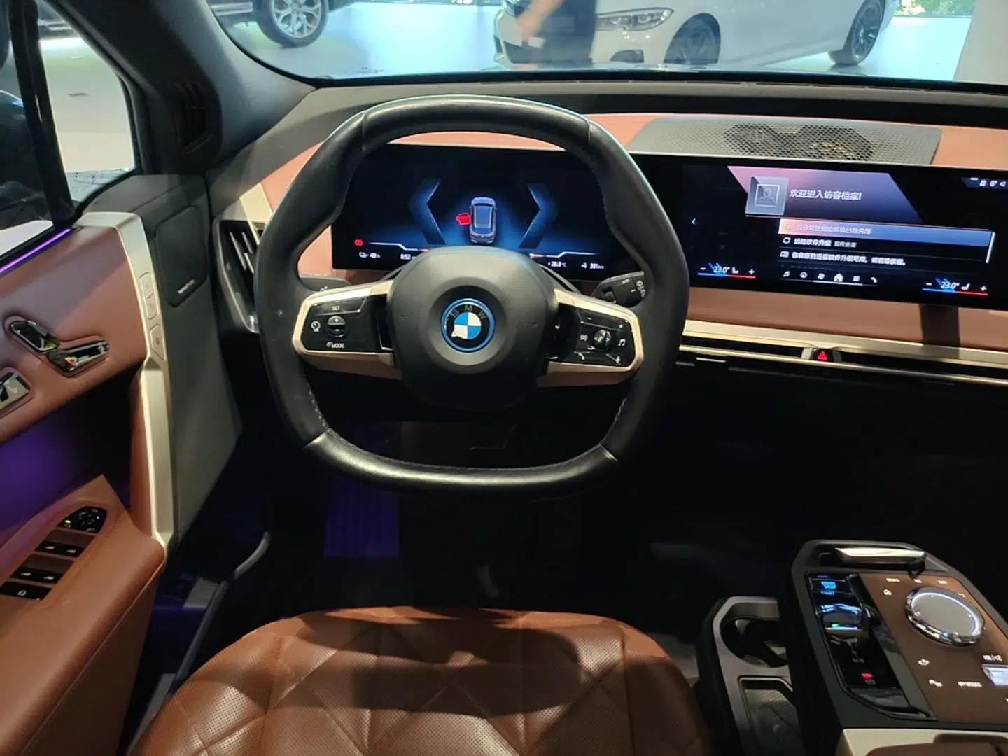 BMW iX 2023 Updated xDrive50 — миниатюра 13