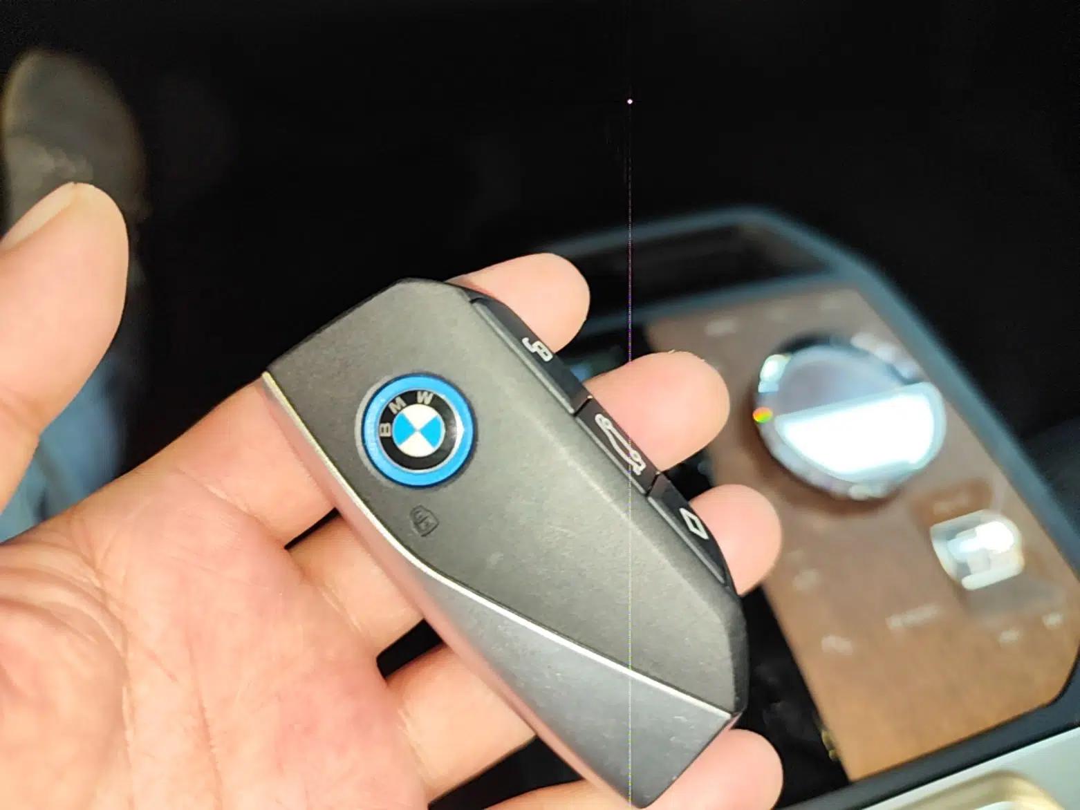 BMW iX 2022 xDrive40 — миниатюра 28
