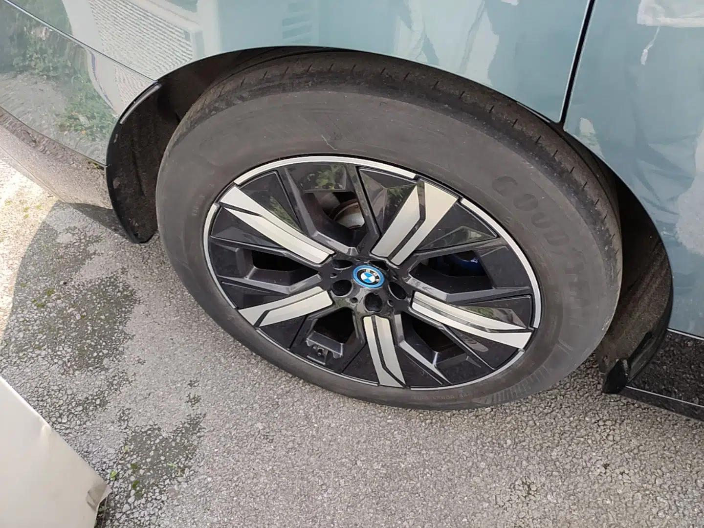 BMW iX 2022 xDrive40 — миниатюра 11