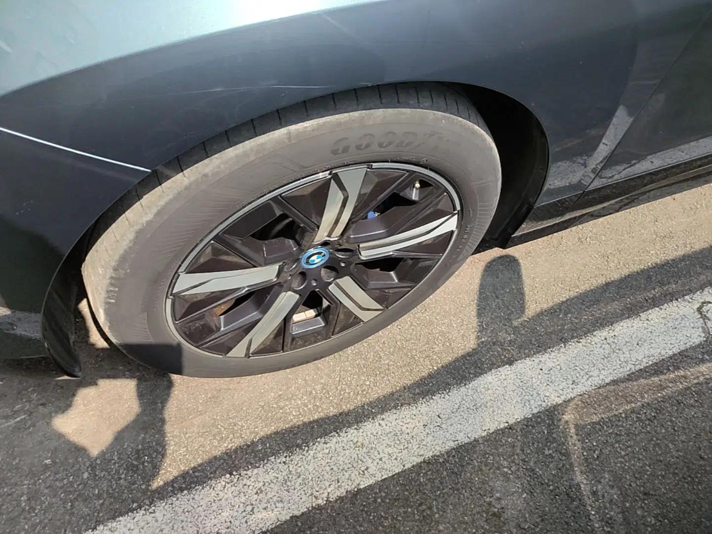 BMW iX 2022 xDrive40 — миниатюра 10