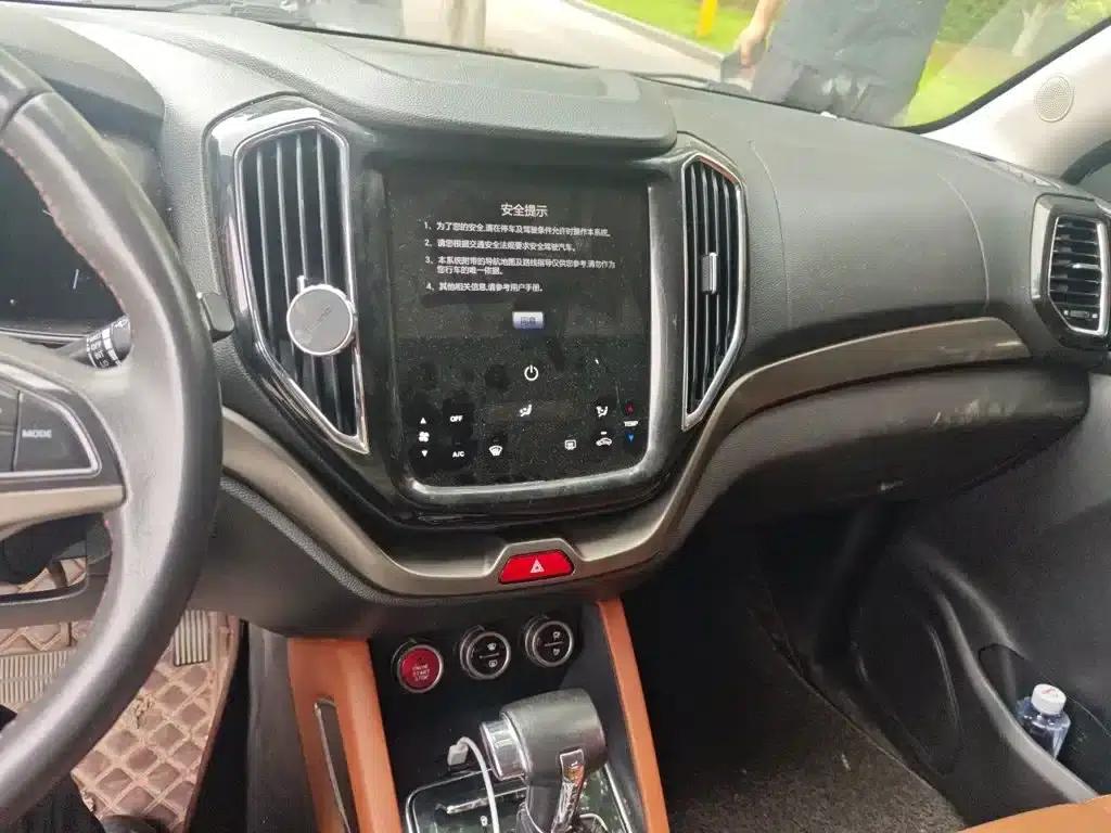 Changan Oushang CX70 2018 CX70T 1.5T Automatic Comfort Edition — миниатюра 9