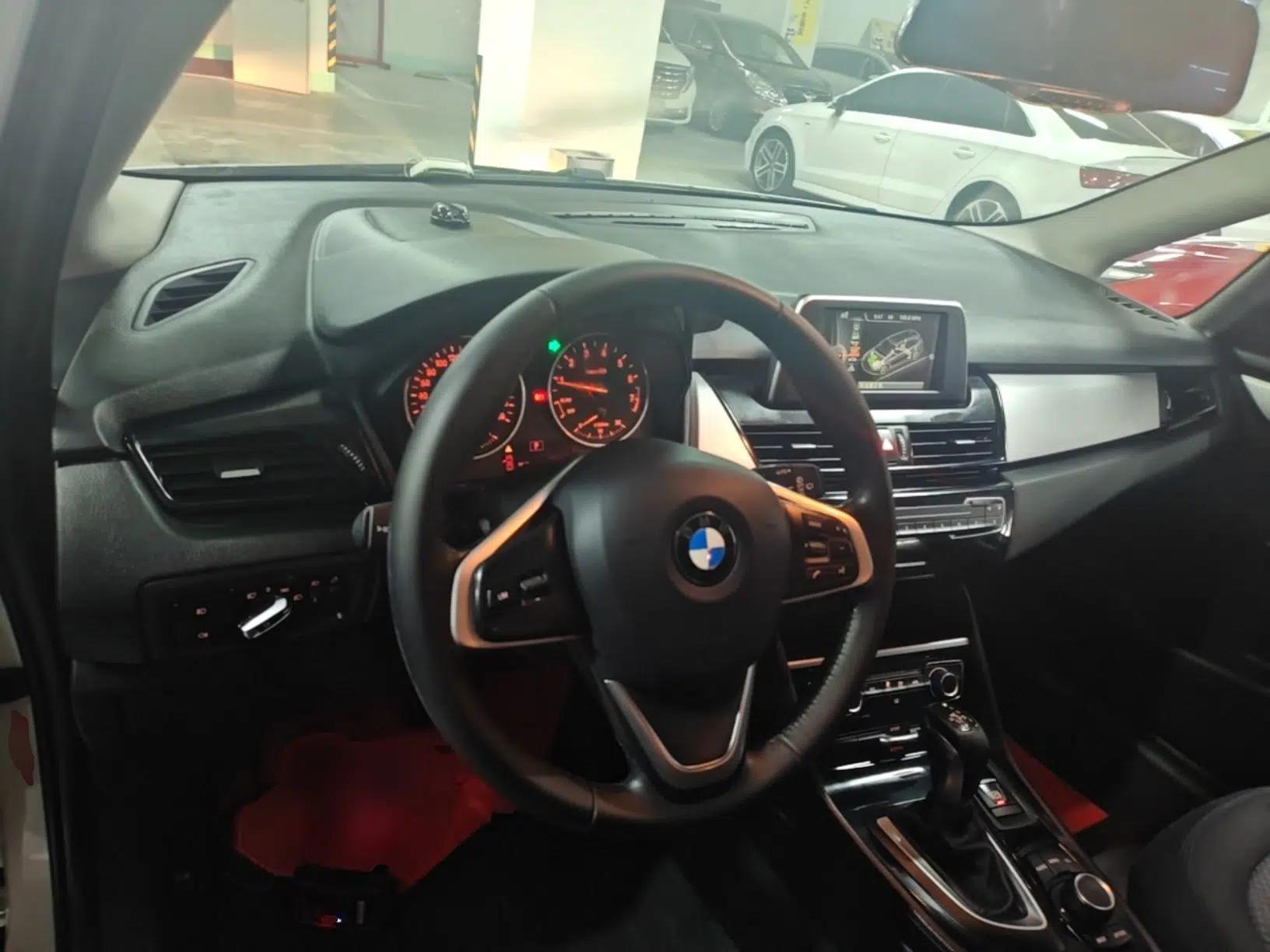 BMW 2 Series Active Tourer 2016 218i Fashion Model — миниатюра 12