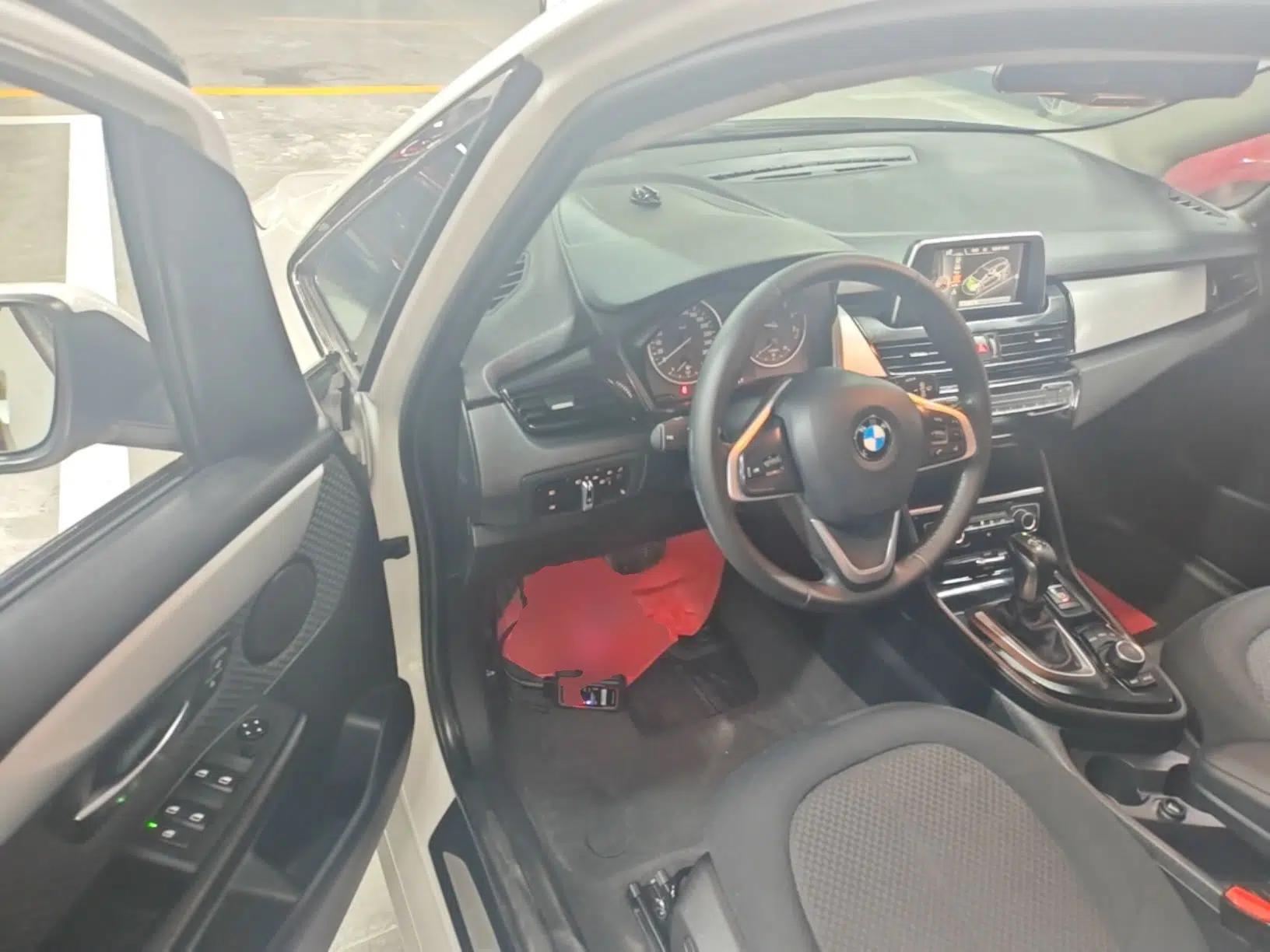 BMW 2 Series Active Tourer 2016 218i Fashion Model — миниатюра 18