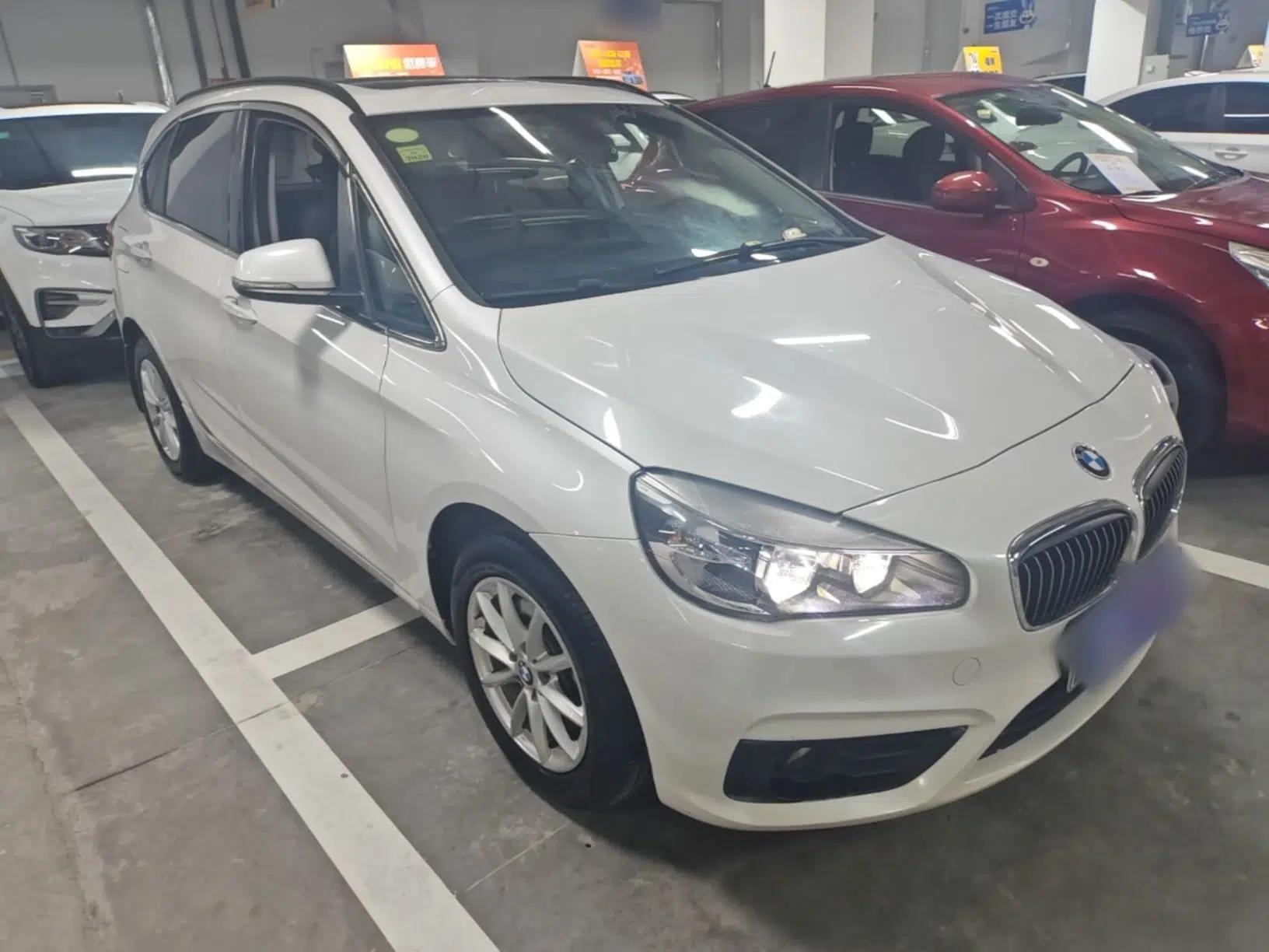 BMW 2 Series Active Tourer 2016 218i Fashion Model — миниатюра 3