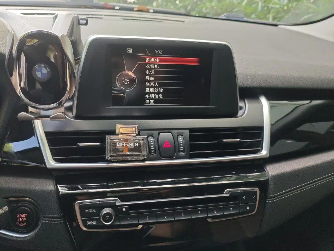BMW 2 Series Active Tourer 2014 220i Luxury Design Package — миниатюра 13