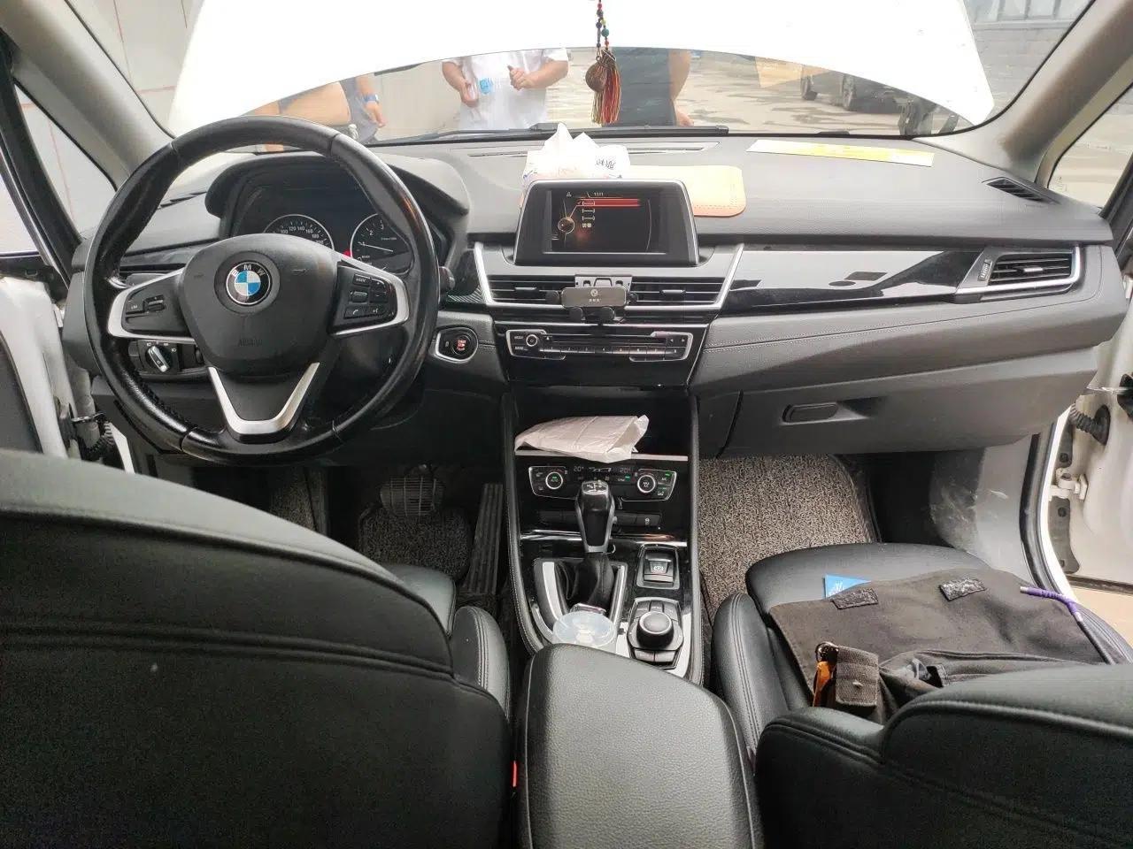 BMW 2 Series Active Tourer 2016 218i Sports Design Package — миниатюра 9