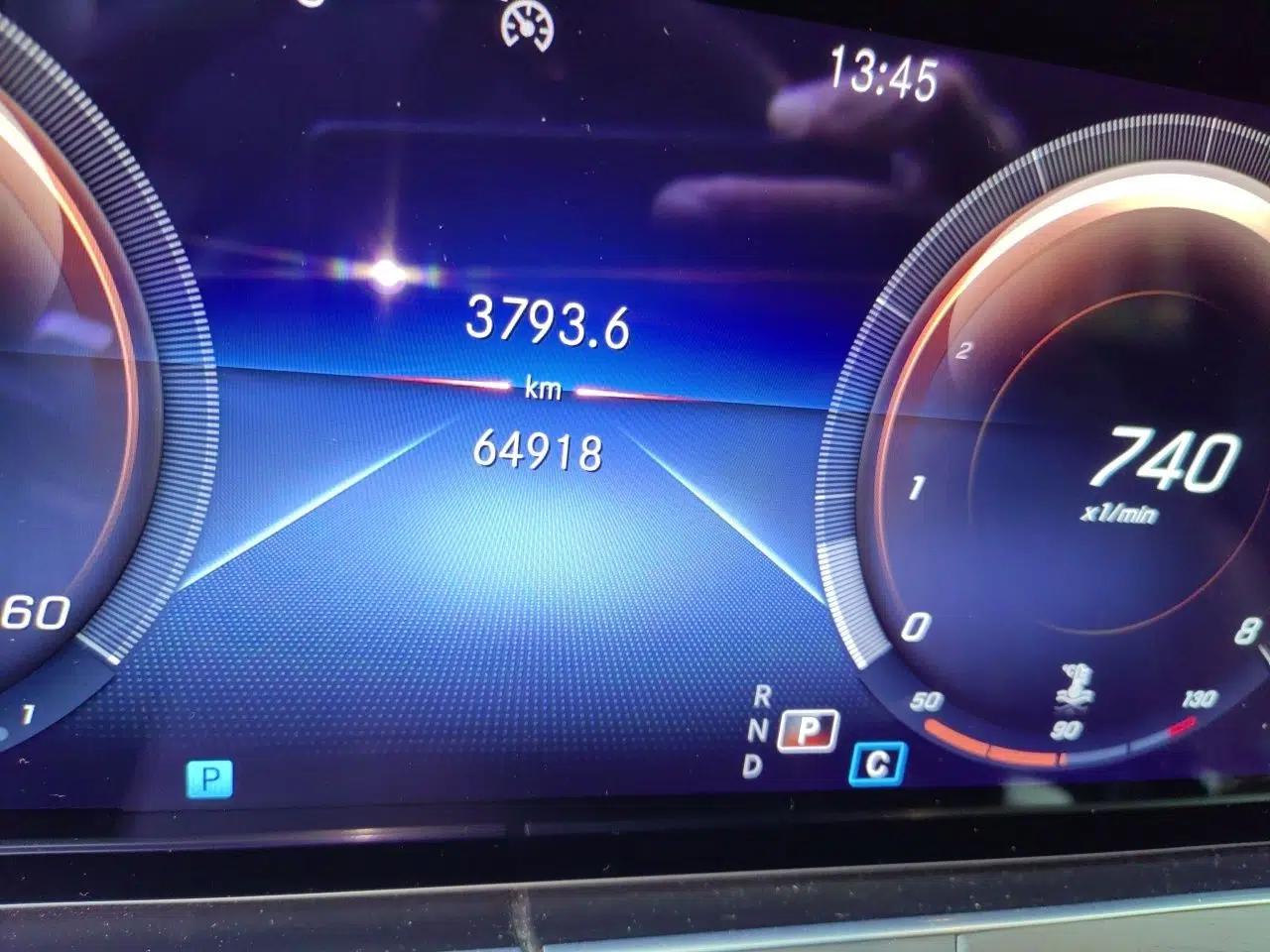 Mercedes-Benz E-Class 2021 E 300 L Sporty and Stylish Model — миниатюра 12