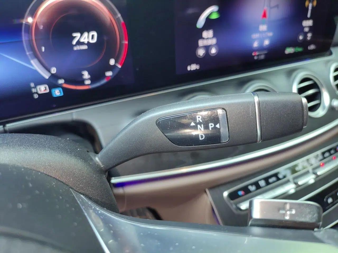 Mercedes-Benz E-Class 2021 E 300 L Sporty and Stylish Model — миниатюра 14