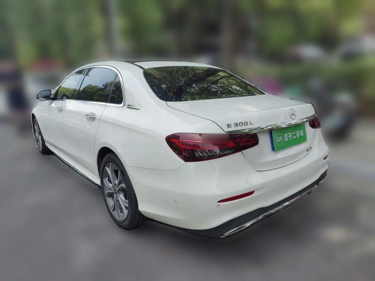 Mercedes-Benz E-Class 2021 E 300 L Sporty and Stylish Model — миниатюра 4