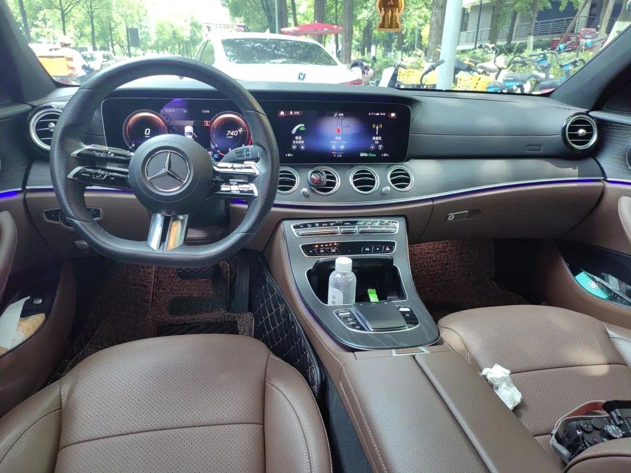 Mercedes-Benz E-Class 2021 E 300 L Sporty and Stylish Model — миниатюра 9