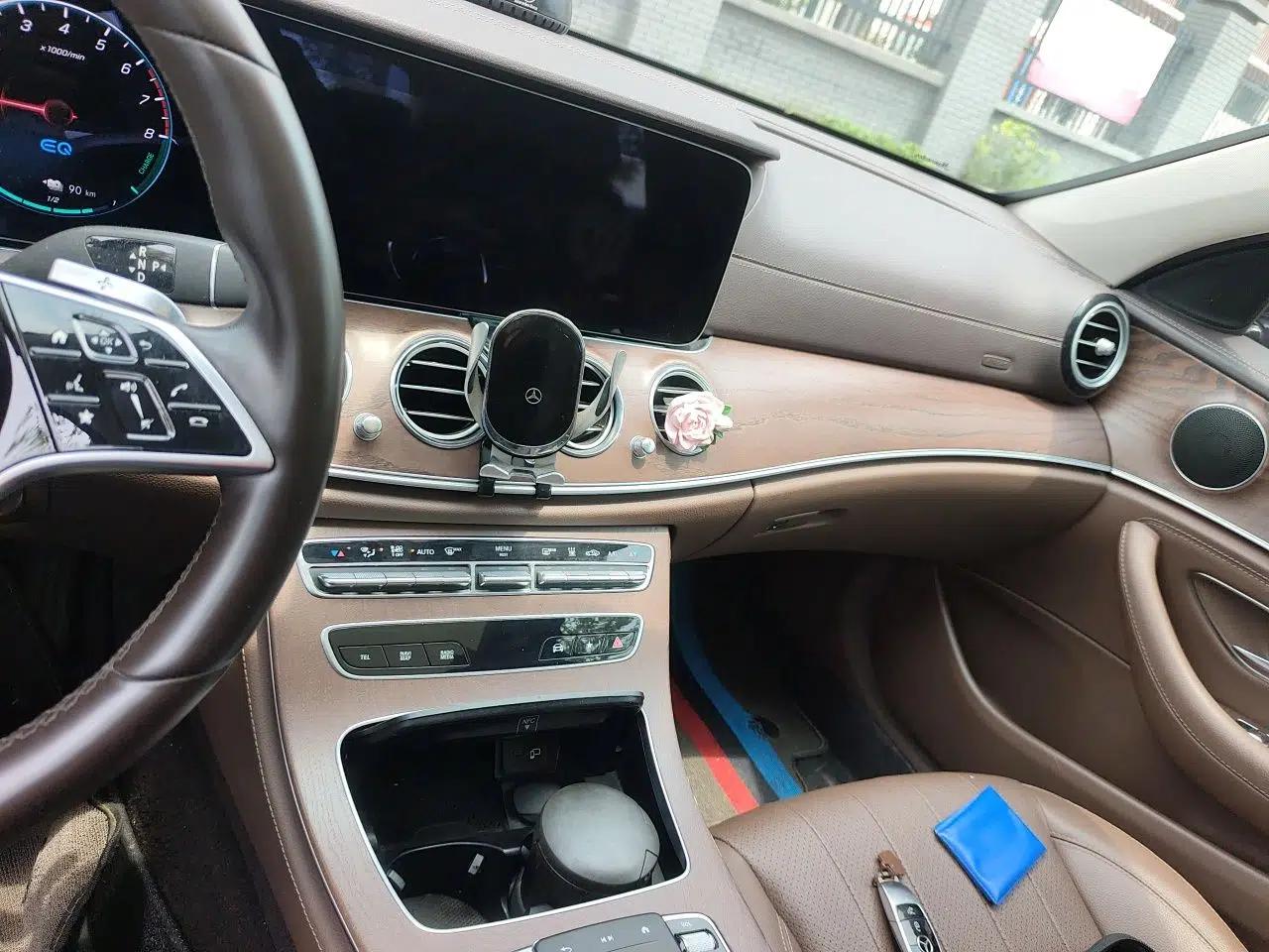 Mercedes-Benz E-Class New Energy 2023 E 350 e L Plug-in Hybrid Sedan — миниатюра 13