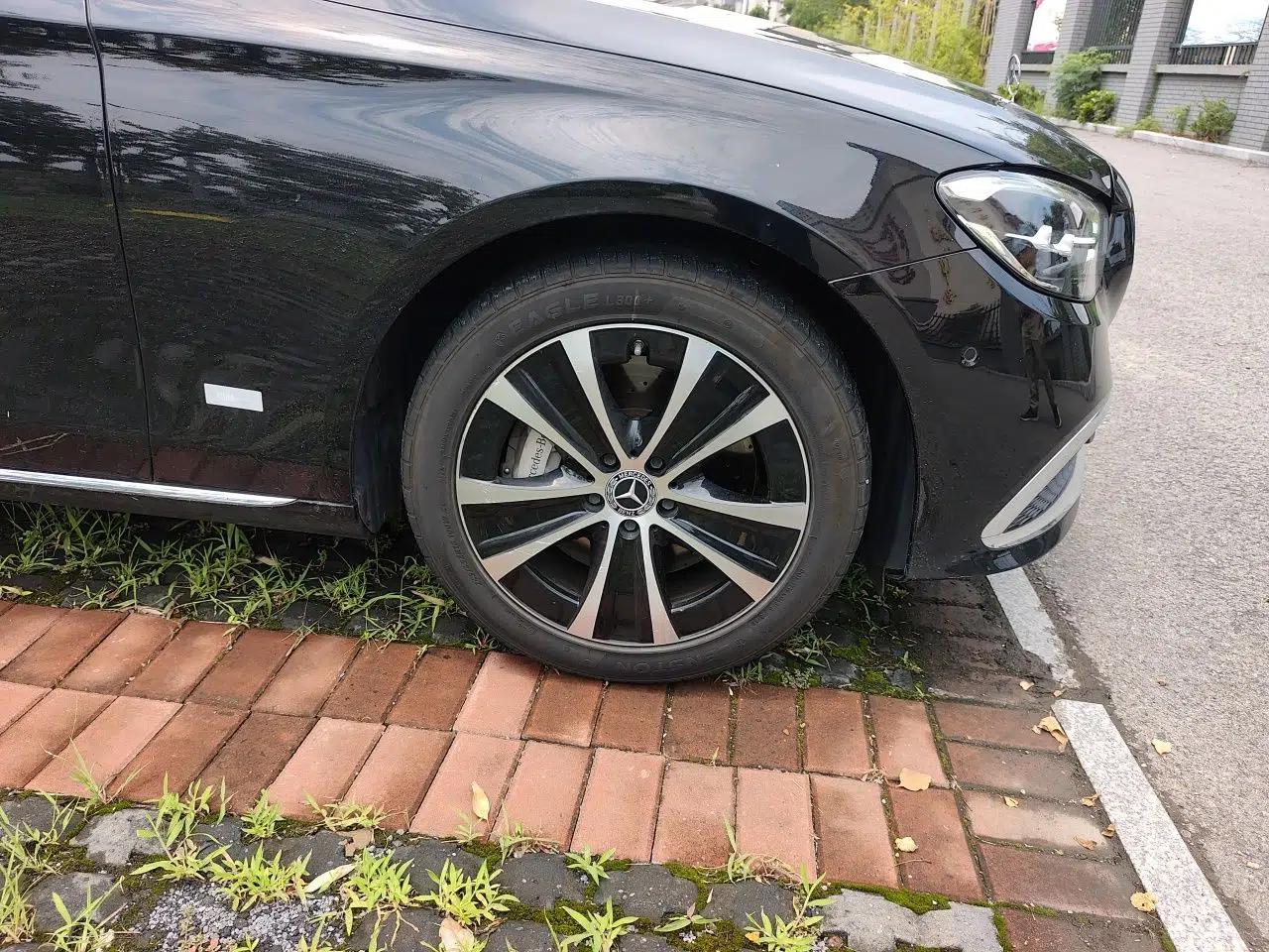 Mercedes-Benz E-Class New Energy 2023 E 350 e L Plug-in Hybrid Sedan — миниатюра 8