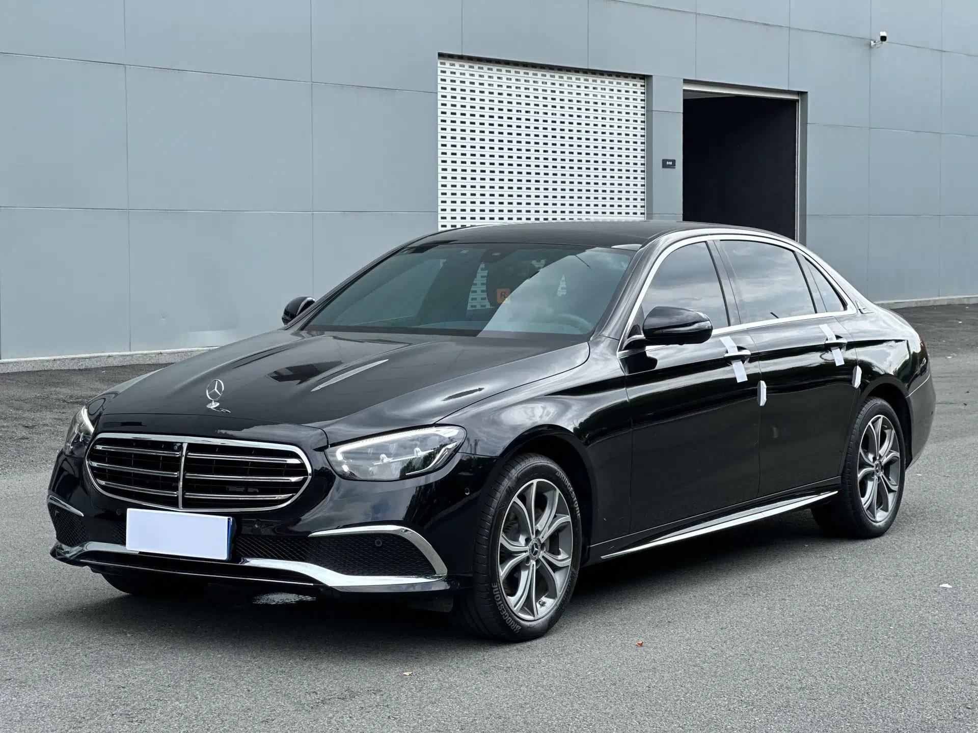 Mercedes-Benz E-Class 2023 E 300 L Sporty and Stylish Model — миниатюра 3