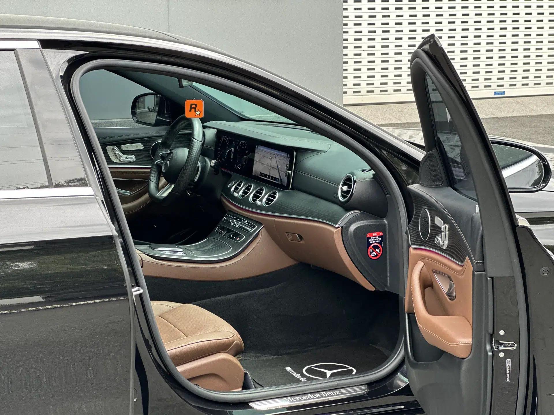 Mercedes-Benz E-Class 2023 E 300 L Sporty and Stylish Model — миниатюра 9