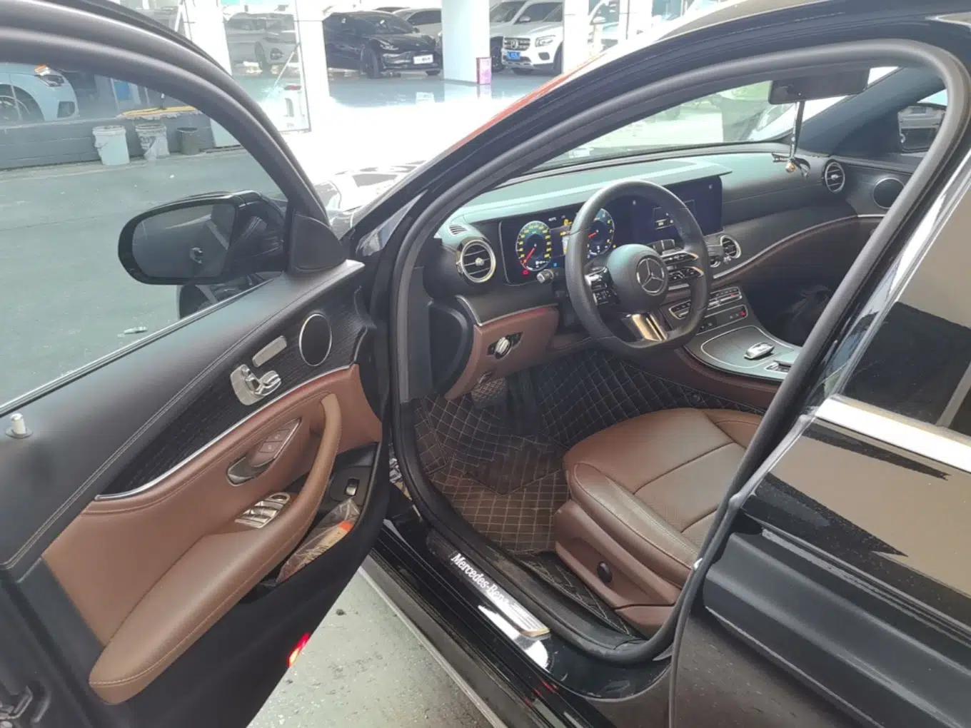 Mercedes-Benz E-Class 2022 Revised Version E 300 L Sporty and Stylish Edition — миниатюра 23