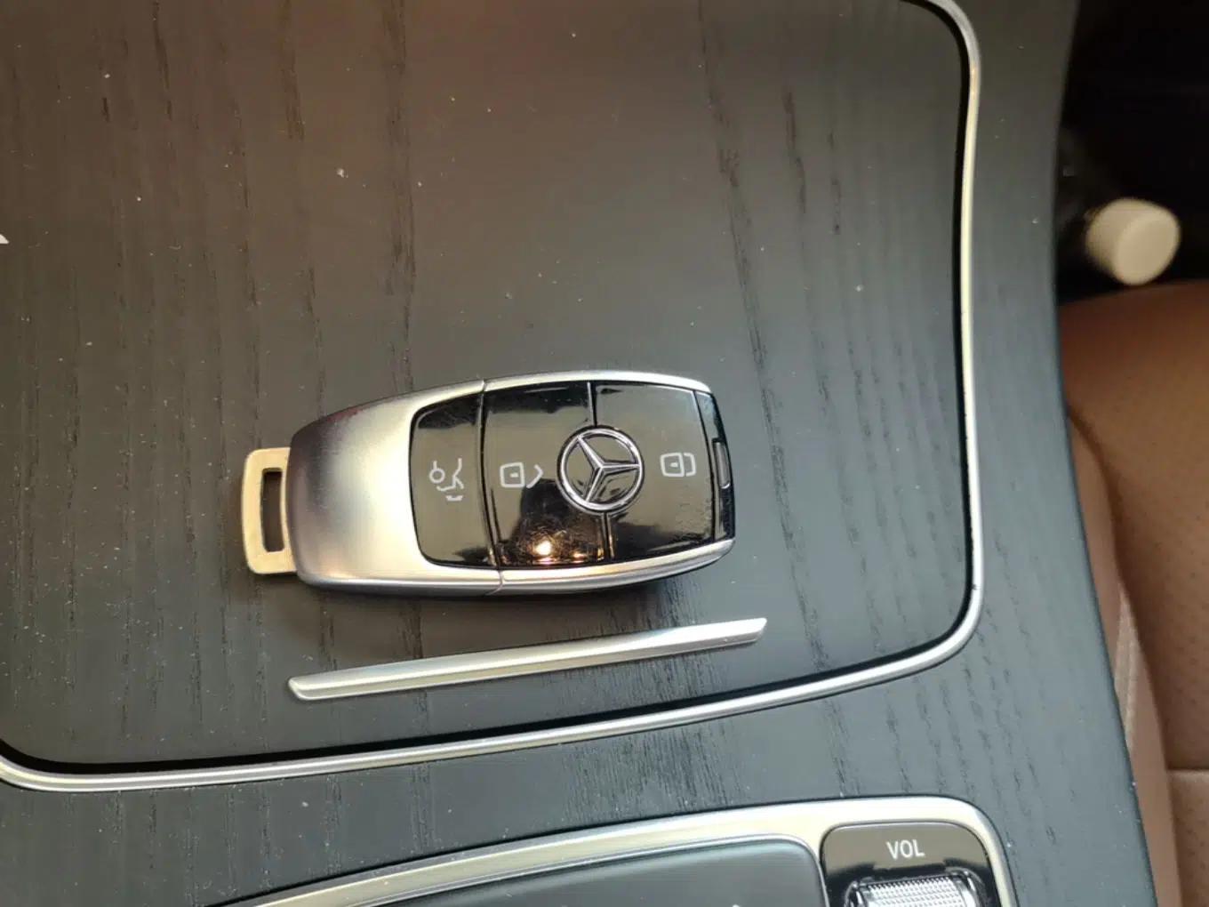 Mercedes-Benz E-Class 2022 Revised Version E 300 L Sporty and Stylish Edition — миниатюра 28